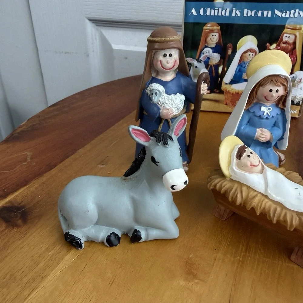 A Child Is Born‎ 6 Piece Nativity Set Mary Jesus Wisemen Lamb Donkey Cottage